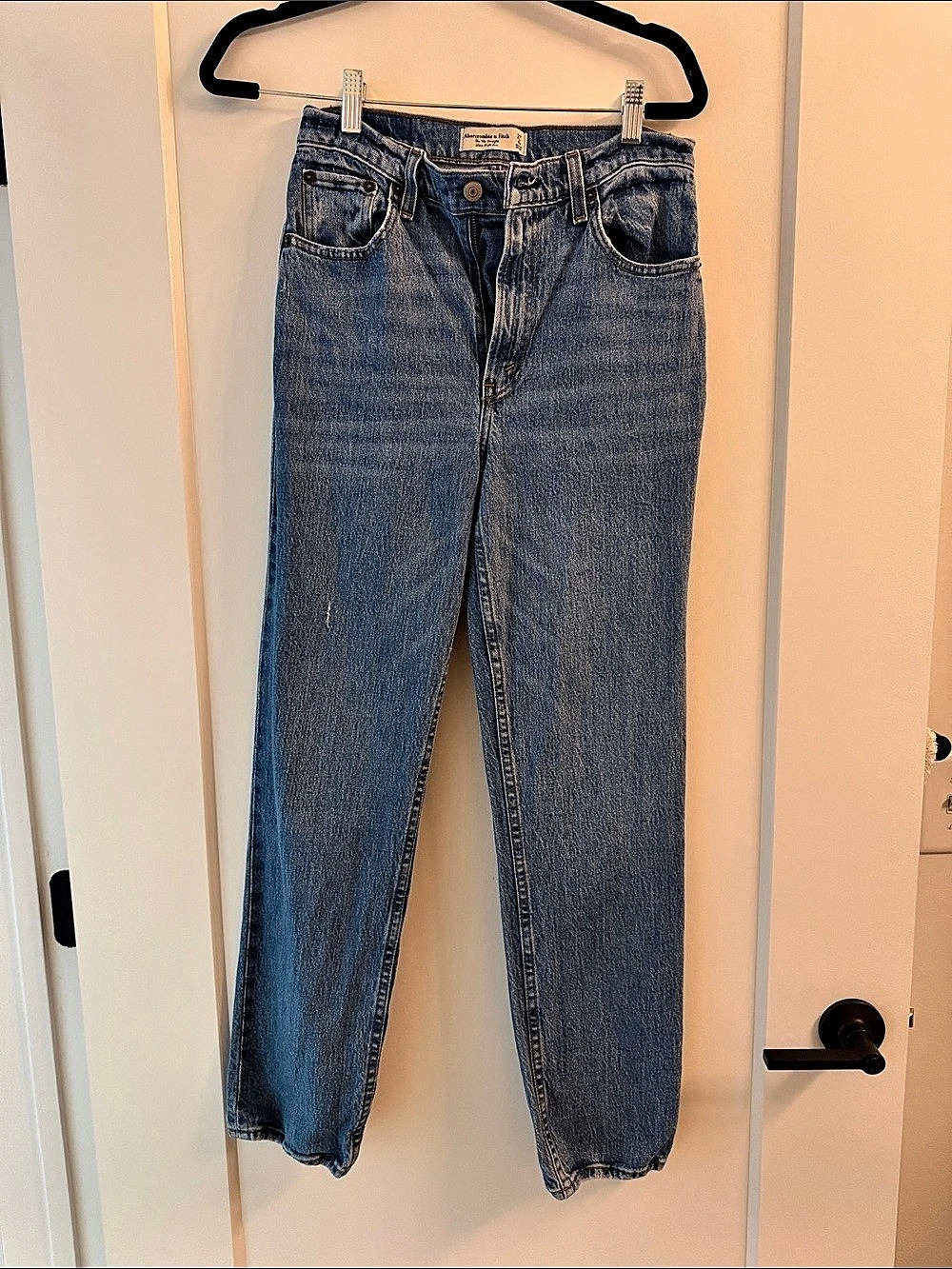 Abercrombie & Fitch The '90s Straight Ultra High Rise Jean Blue Jeans
